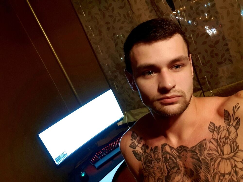  28537673  Denis, 29 ,    
