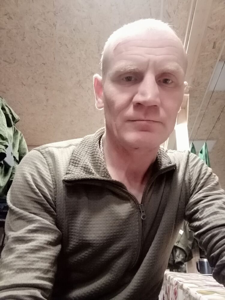  33204303  , 39 ,    -