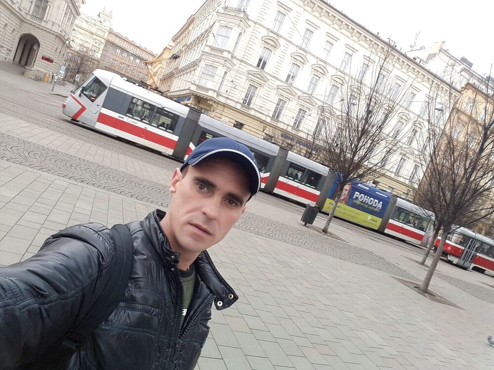  21368733  Vasiliy, 42 ,    