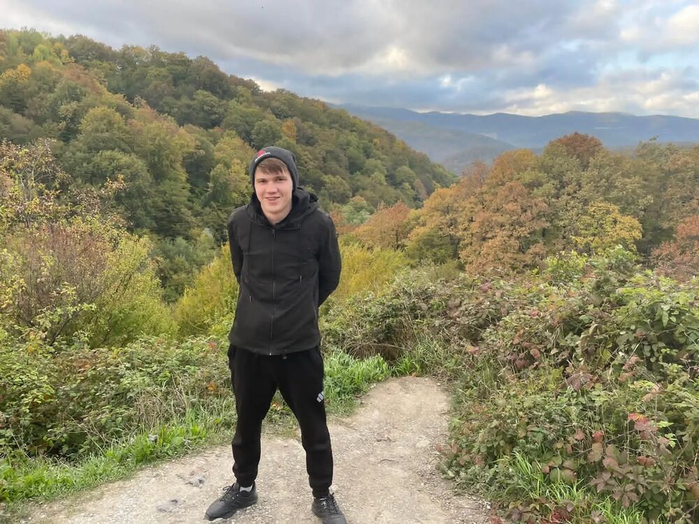  35275303  , 32 ,    --