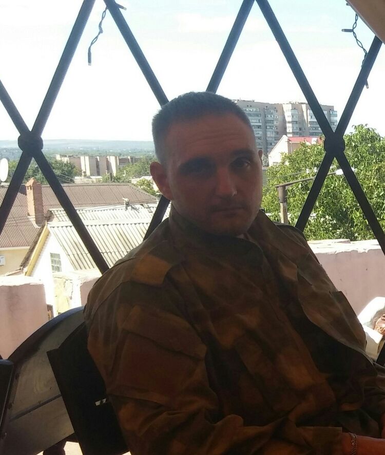  ,   Artem, 40 ,   ,   , c 