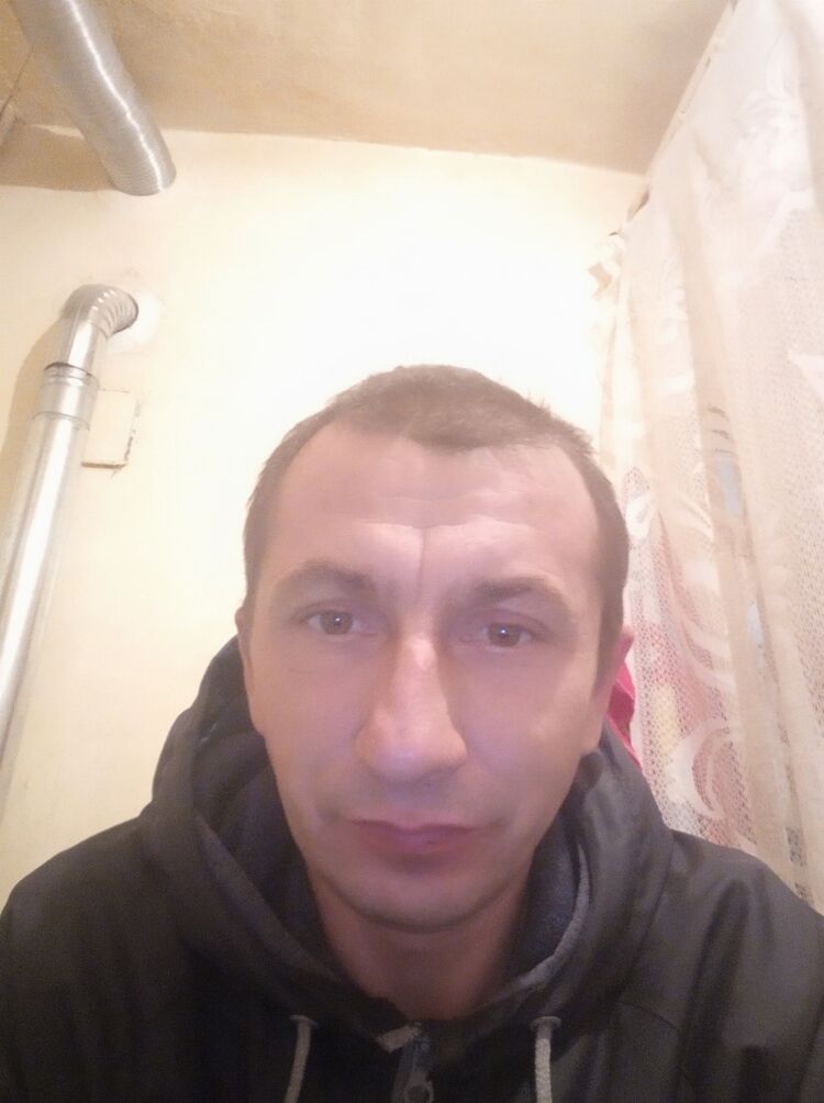  18210063  Igor, 47 ,    