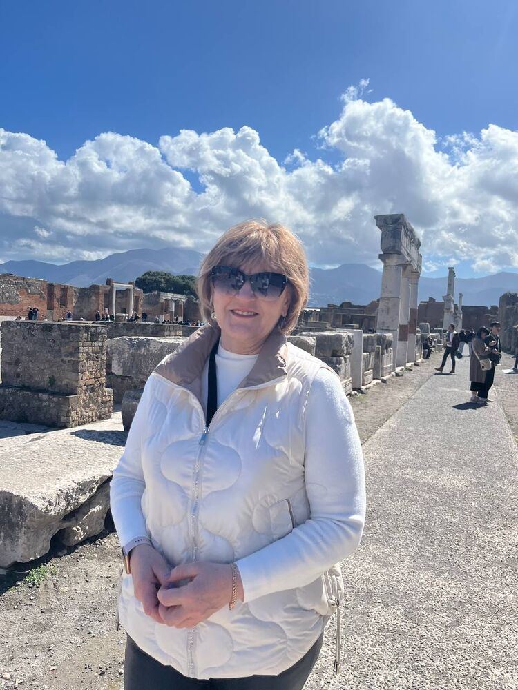  50722213  Ludmila, 60 ,    