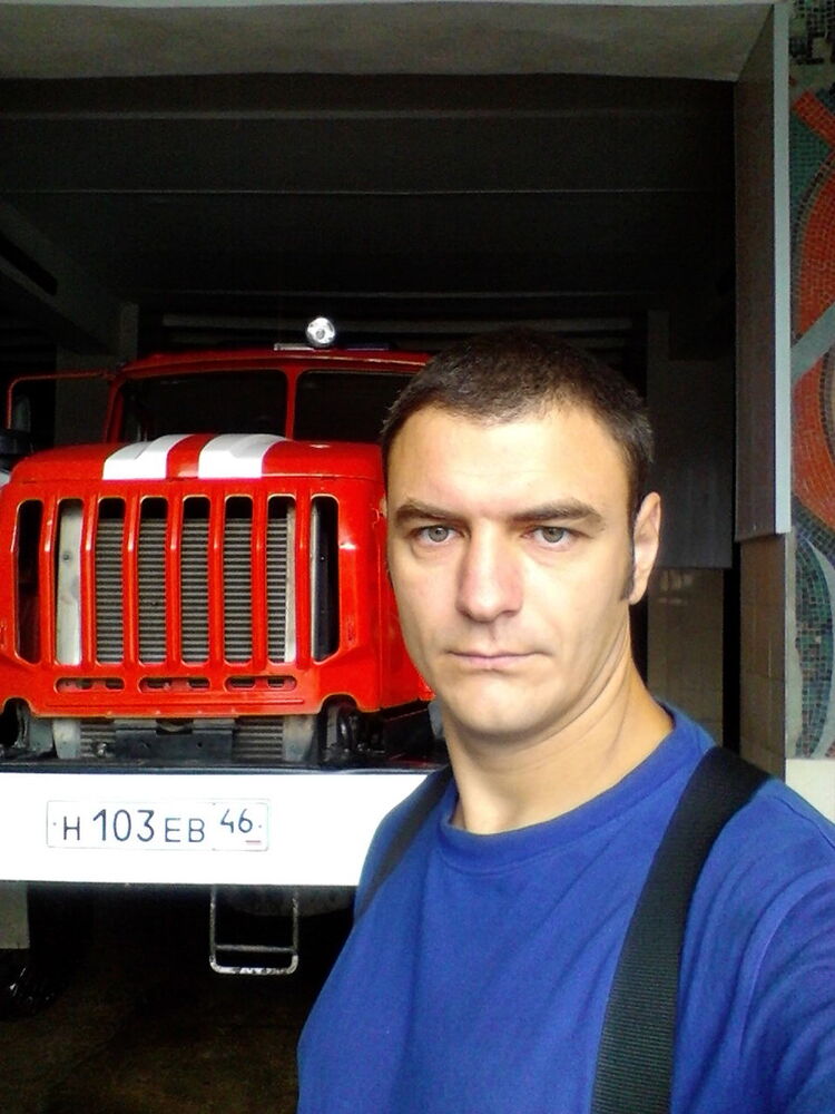  7759613  Dmitrii, 44 ,    