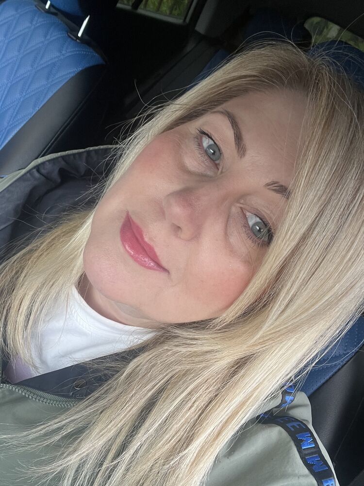  52697273  Anna, 48 ,    