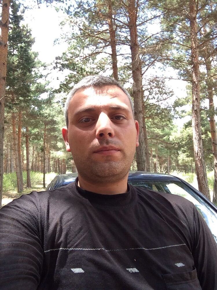  15980853  Aram, 35 ,    