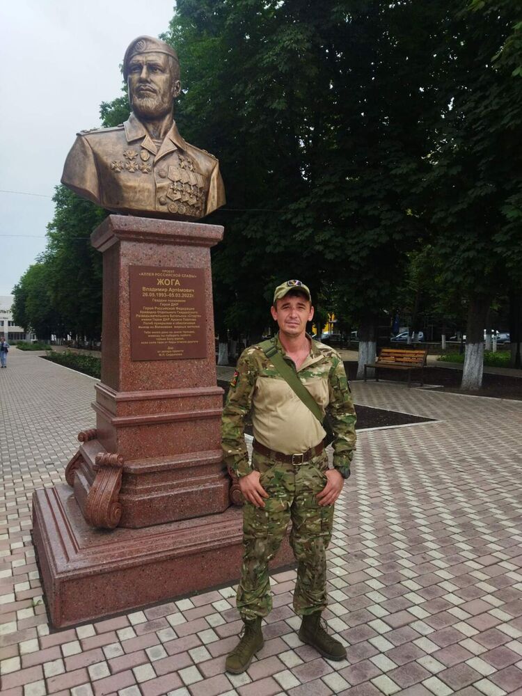  37298463  Badrik, 41 ,    