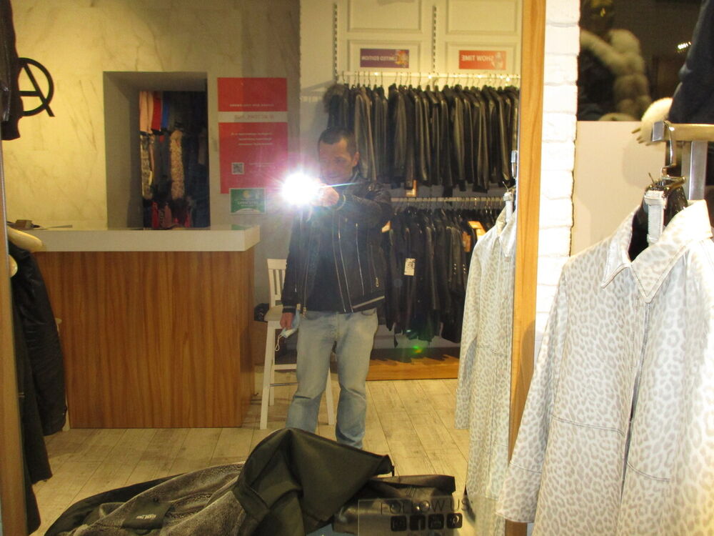  22210723  Andriy, 47 ,    