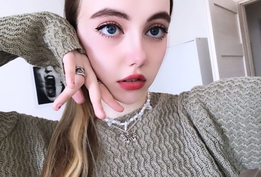  28076653  , 21 ,    