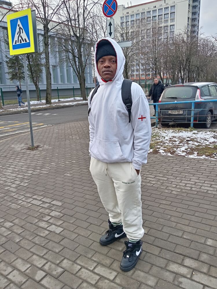  48813333  , 34 ,    