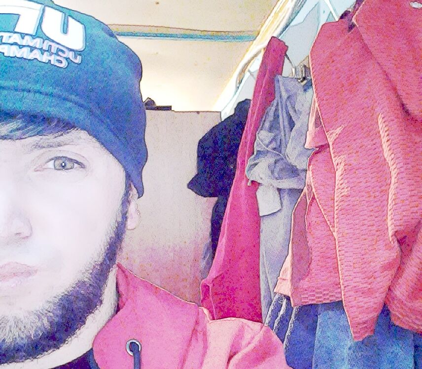  24574873  Farik, 31 ,    