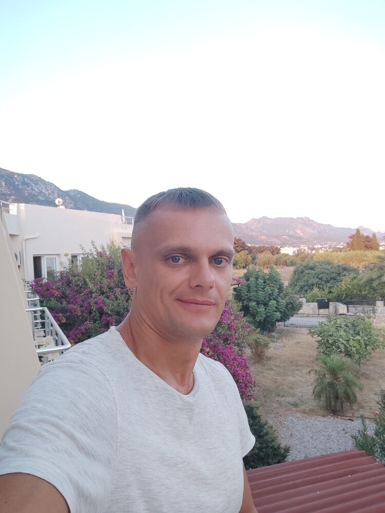  44975213  , 32 ,    Limassol