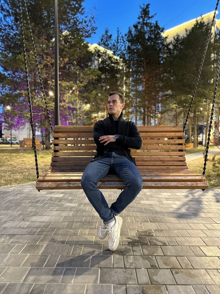  48040473  , 28 ,    