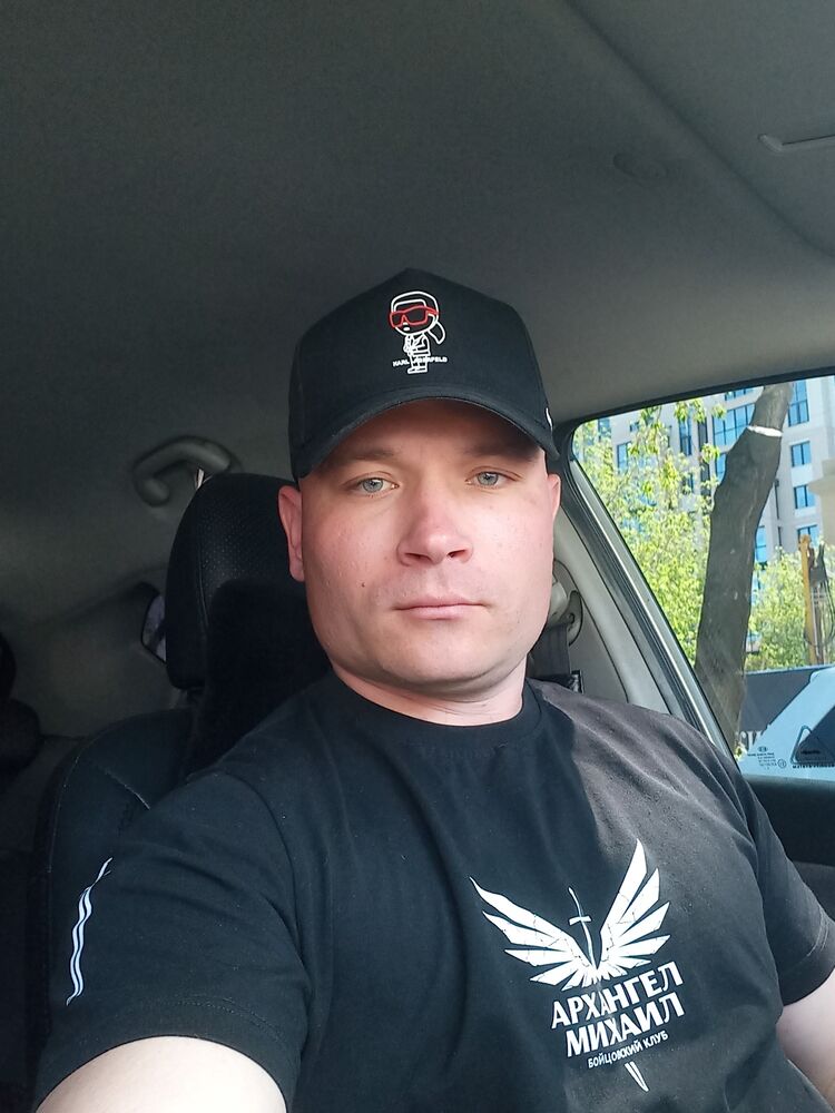  ,   Nikolay, 33 ,   ,   
