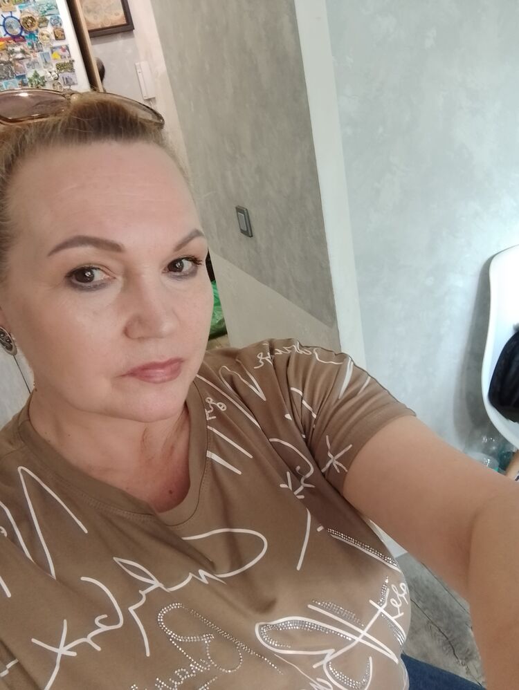  46359343  Ekaterina, 57 ,    