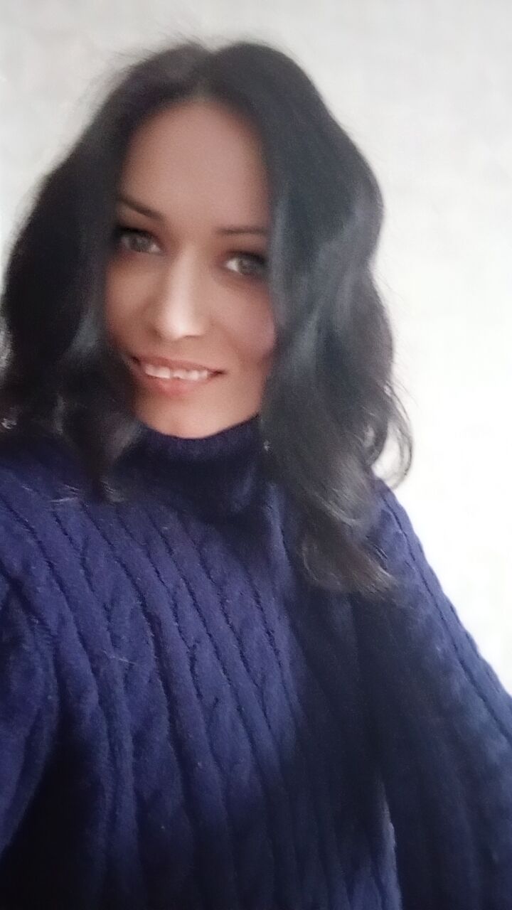  40572123  Anna, 40 ,    