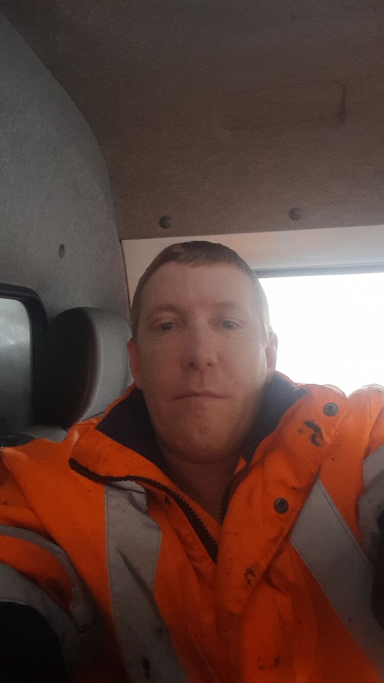  48159393  Denis, 39 ,    