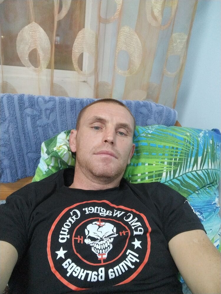  46841393  , 35 ,    