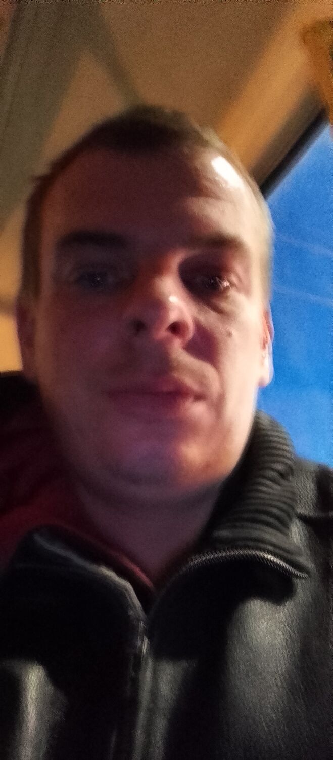  30192253  Denis, 37 ,    