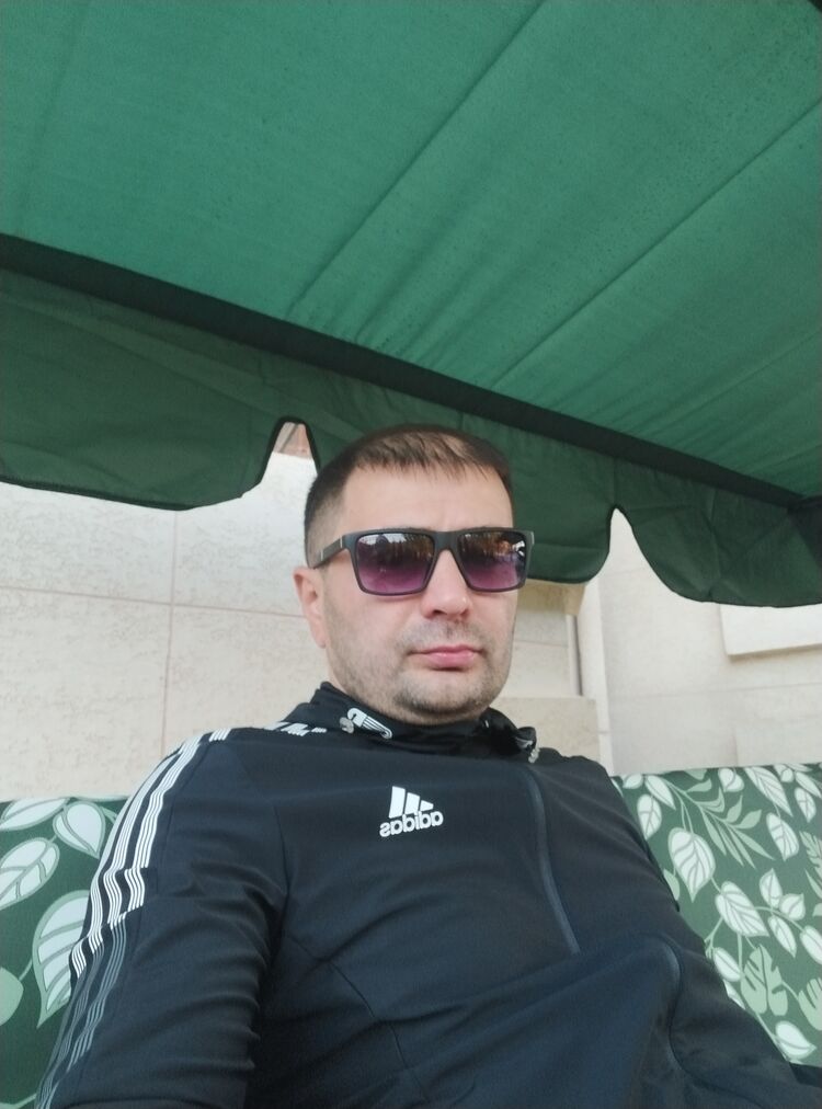  49287553  Sarvar, 38 ,    