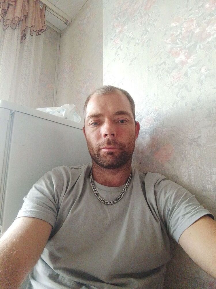  46633963  , 37 ,    
