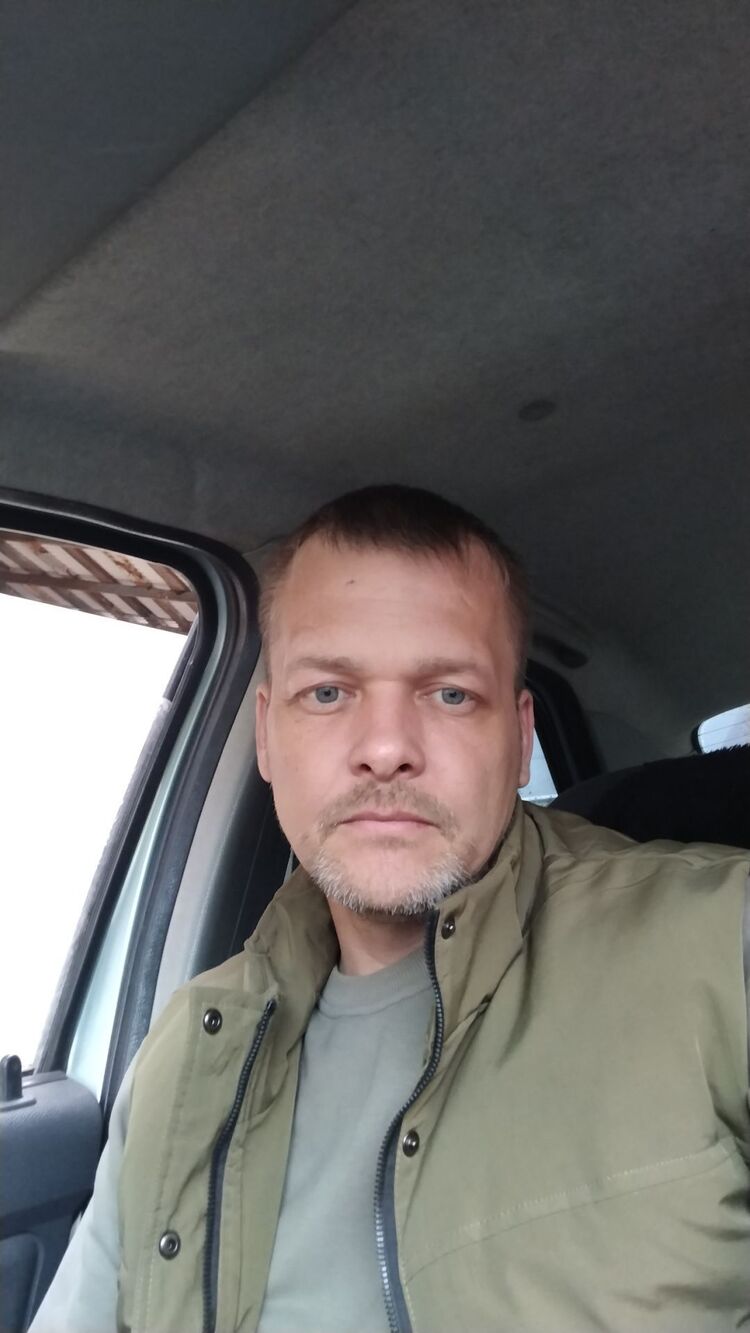  51713533  Anton, 43 ,    