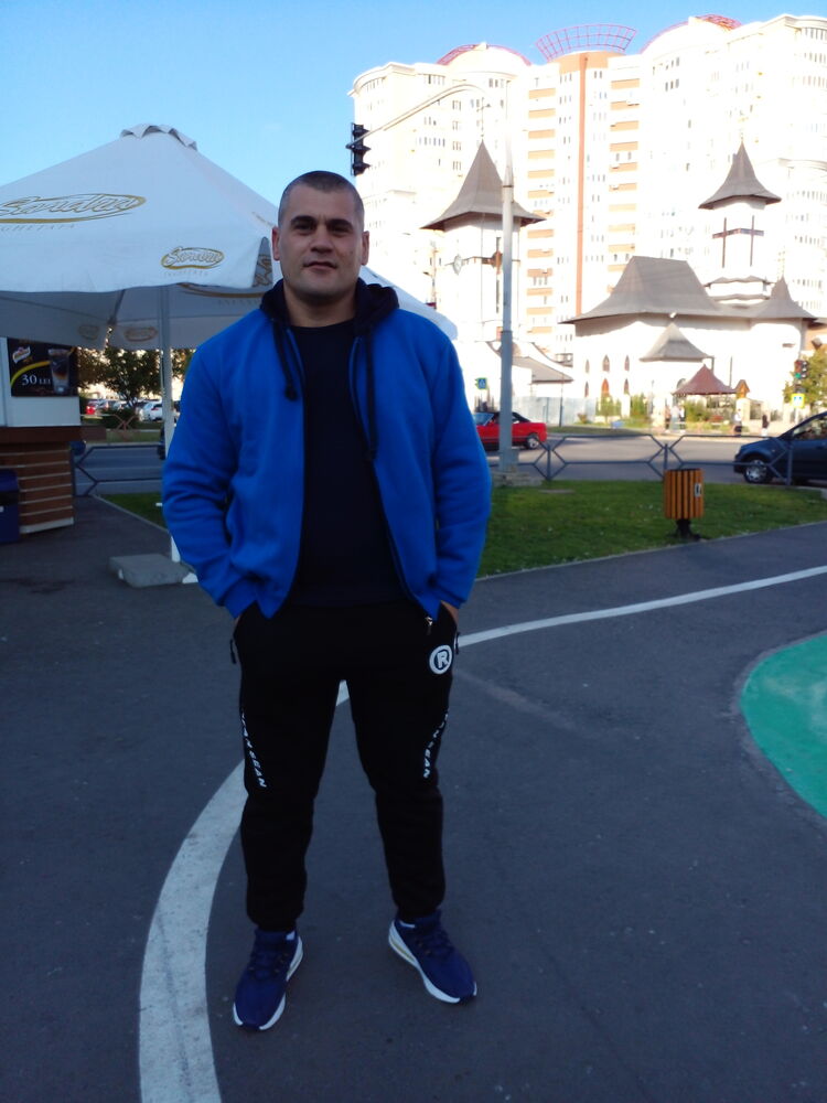  24047143  Sergiu, 41 ,    