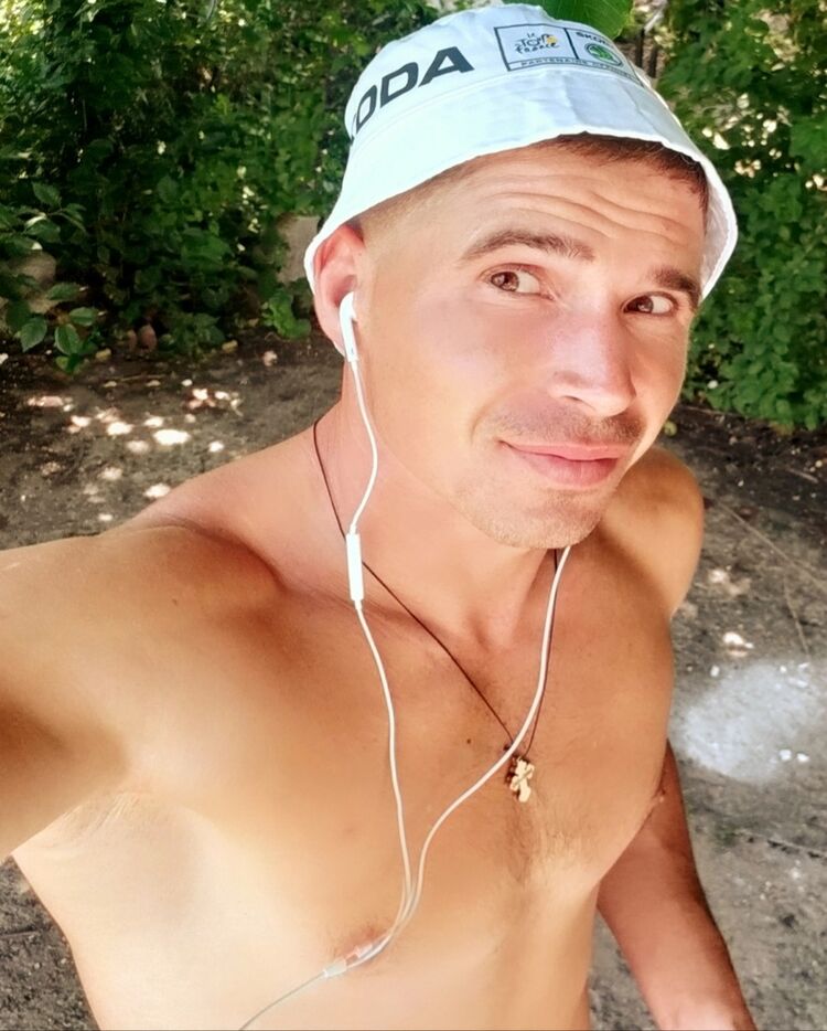  ,   Victor, 35 ,   ,   , c 