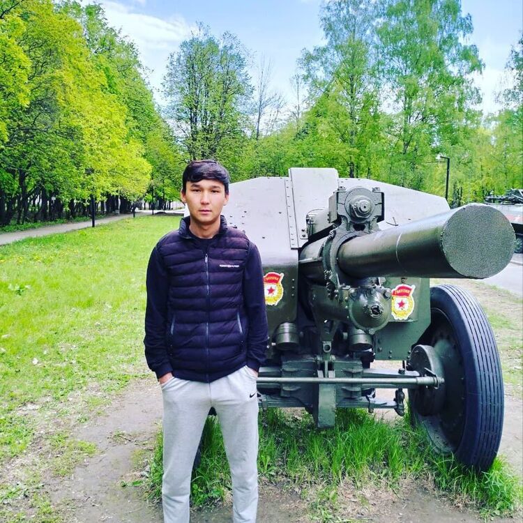  ,   Alik, 21 ,   ,   