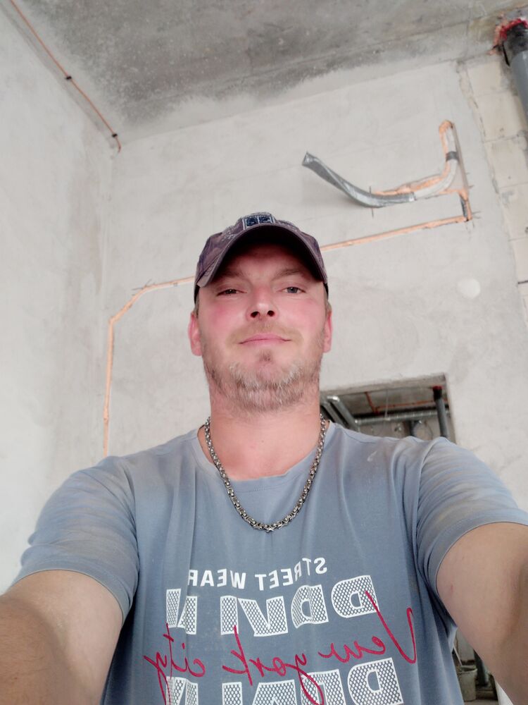  43746373  , 44 ,    