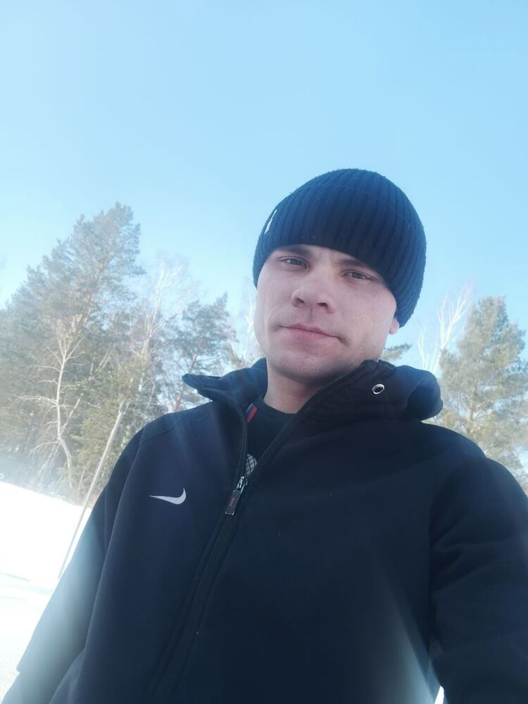  54832313  Viktor, 26 ,    