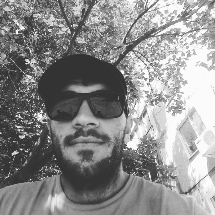  ,   Armen, 32 ,   ,   , c 