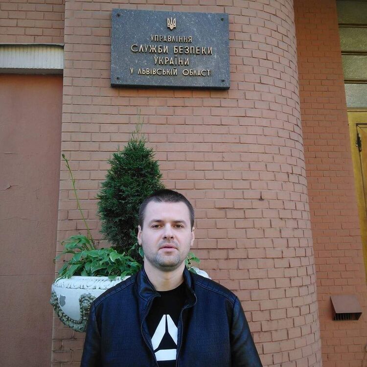  ,   Ruslan, 39 ,   ,   , c 
