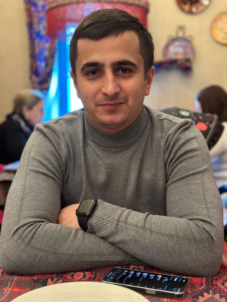 ,   Asim, 32 ,   ,   