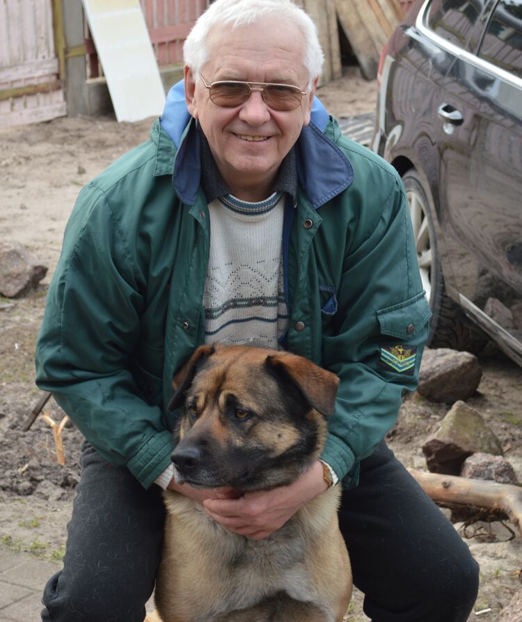  53911223  Vladimir, 68 ,    