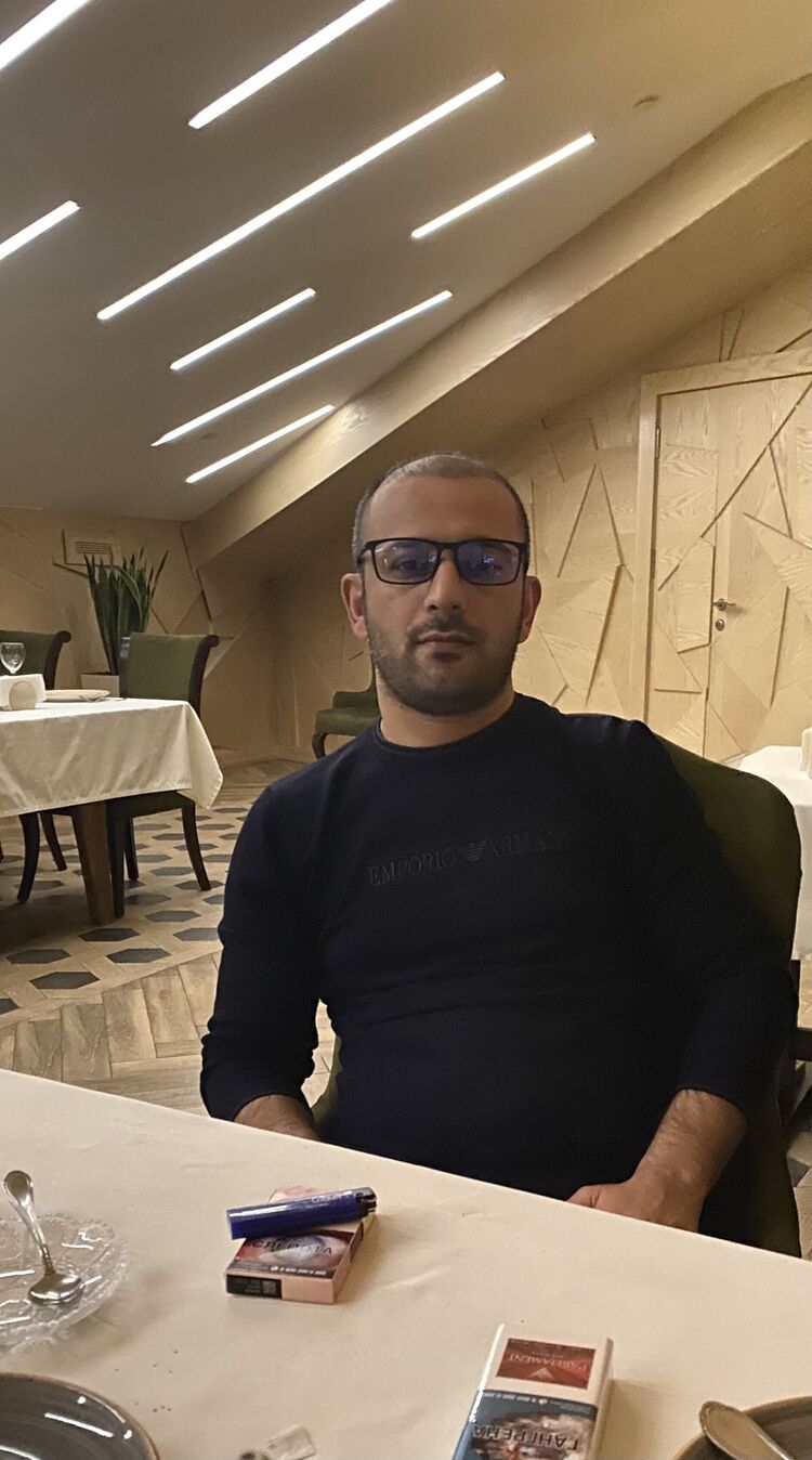  ,   Ruslan, 40 ,   ,   