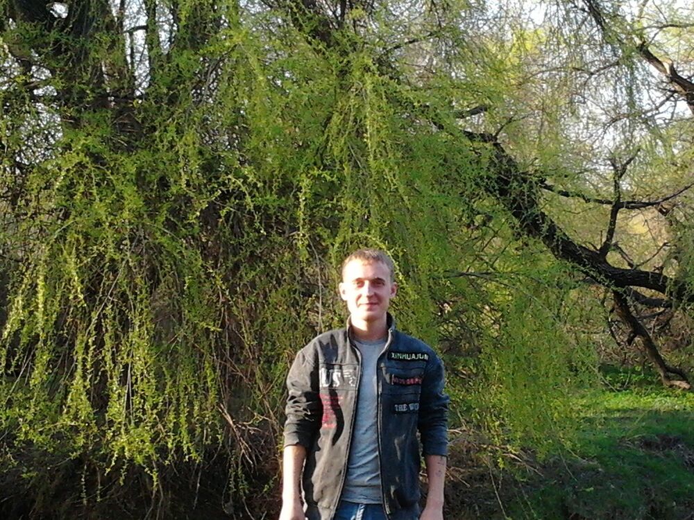 6131163  Maksim, 36 ,    