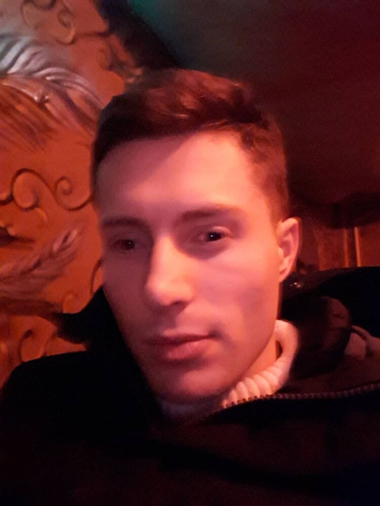  11441383  Anton, 34 ,    