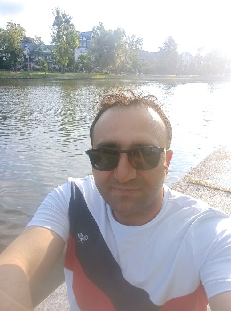  38091013  Cihan, 44 ,    