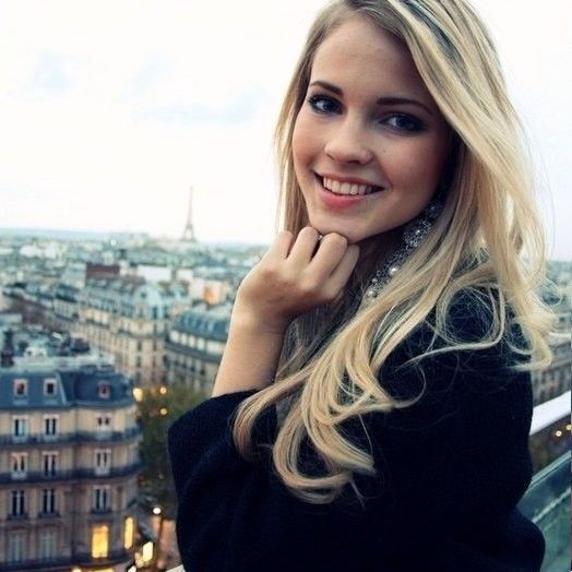  43814043  LEKSA, 32 ,    