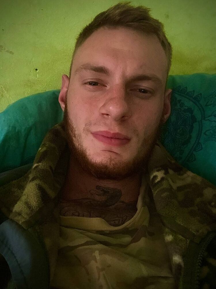  ,   Tony, 24 ,   ,   