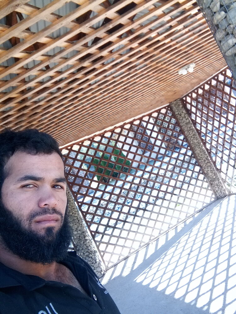  37634543  Muslim, 26 ,    