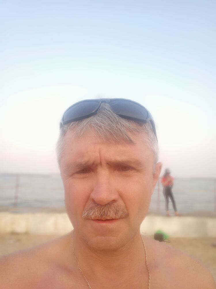  22751973  , 61 ,    