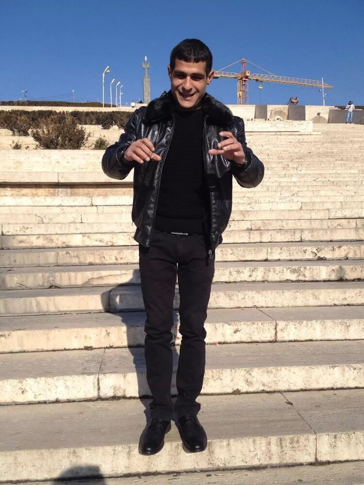  ,   Alik, 32 ,   ,   , c 