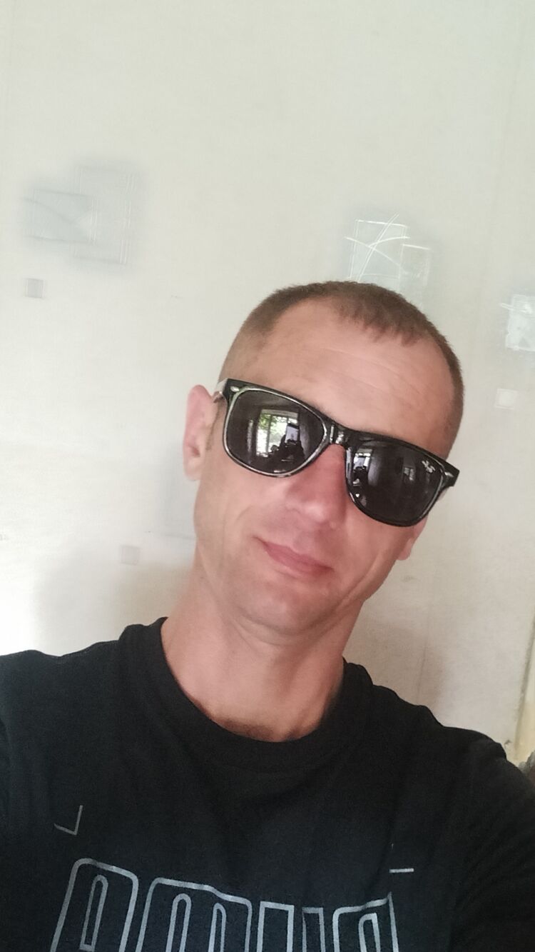  37626373  Kybik, 40 ,    