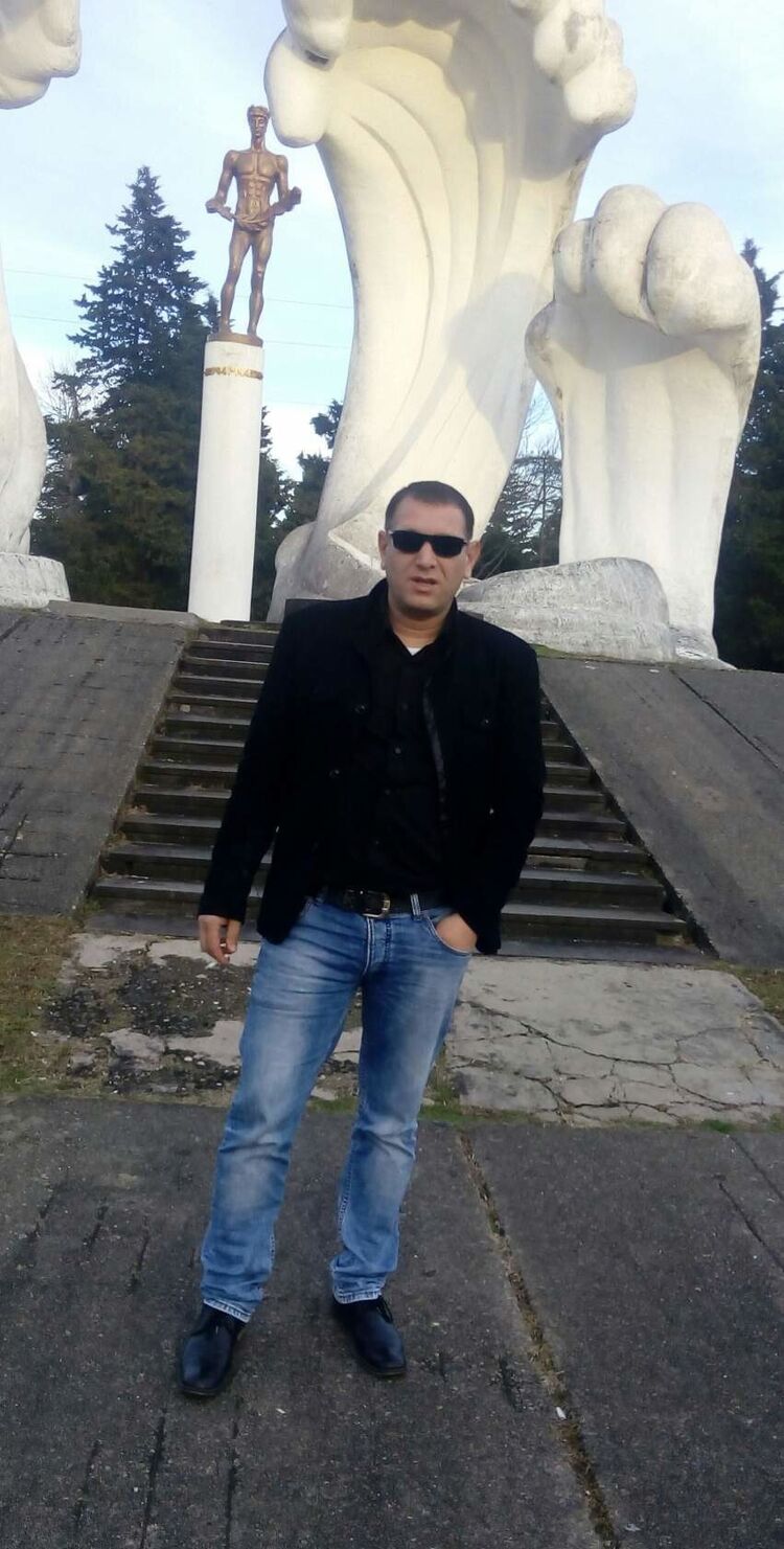  24234973  Bakur, 45 ,    