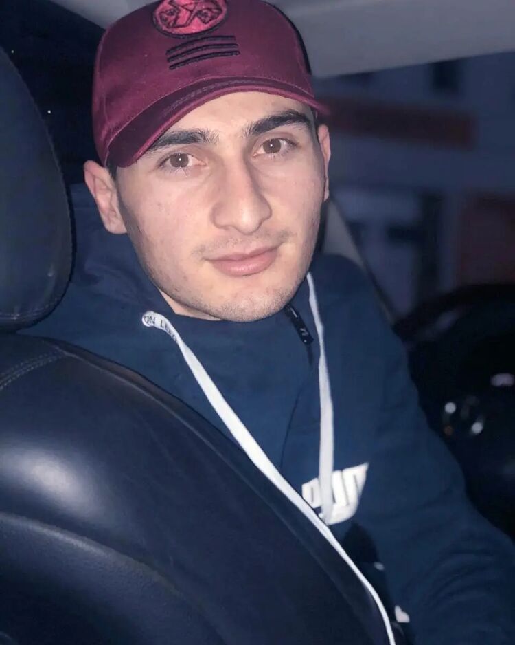  28861443  Azamat, 30 ,    