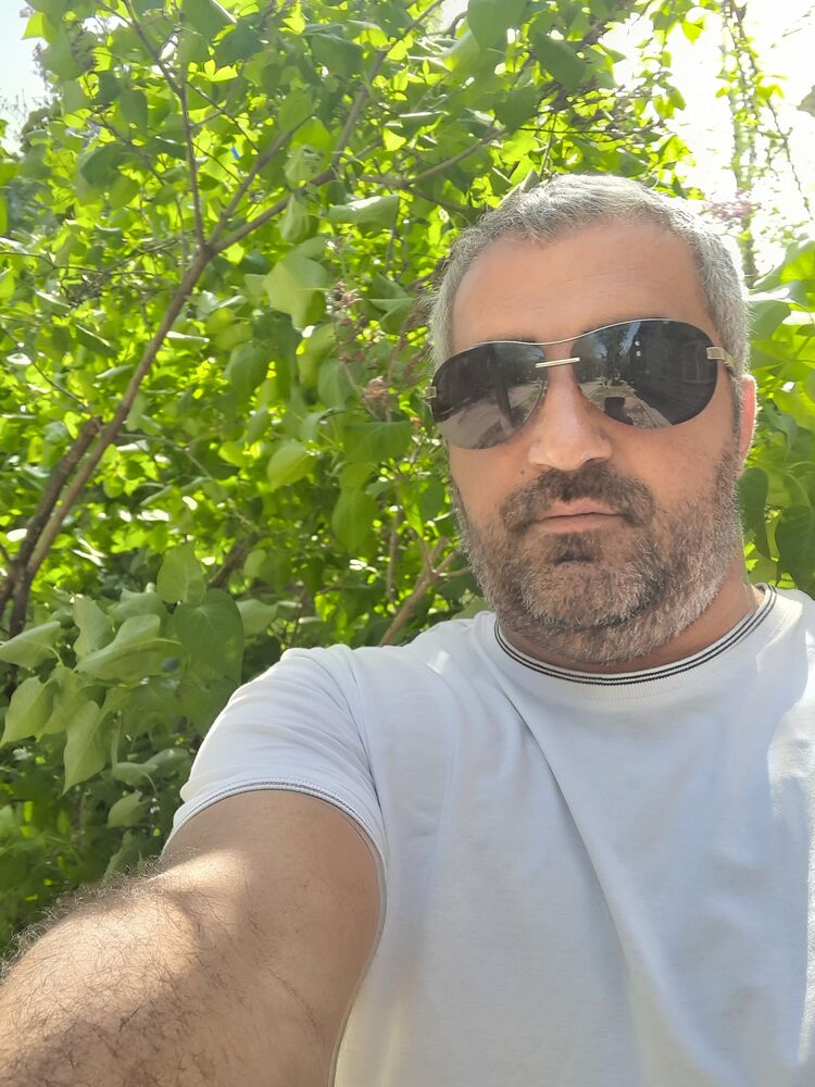  46874053  , 40 ,    