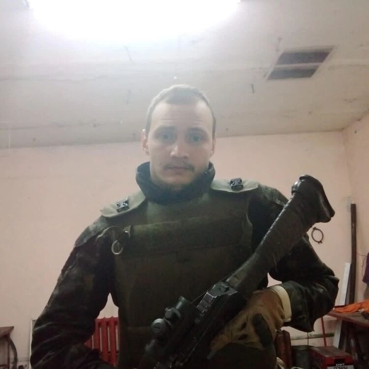  37717743  Vlad, 29 ,    