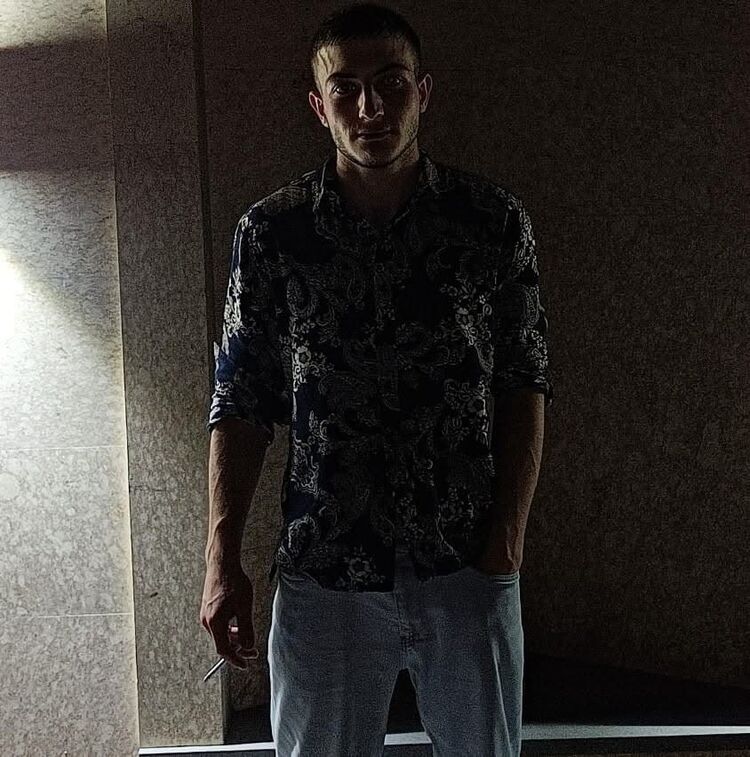  53286523  Sirak, 20 ,    